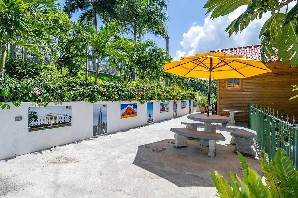 شقة Private Tiny House W/ Pool مونتيغو باي 0*,  جامايكا